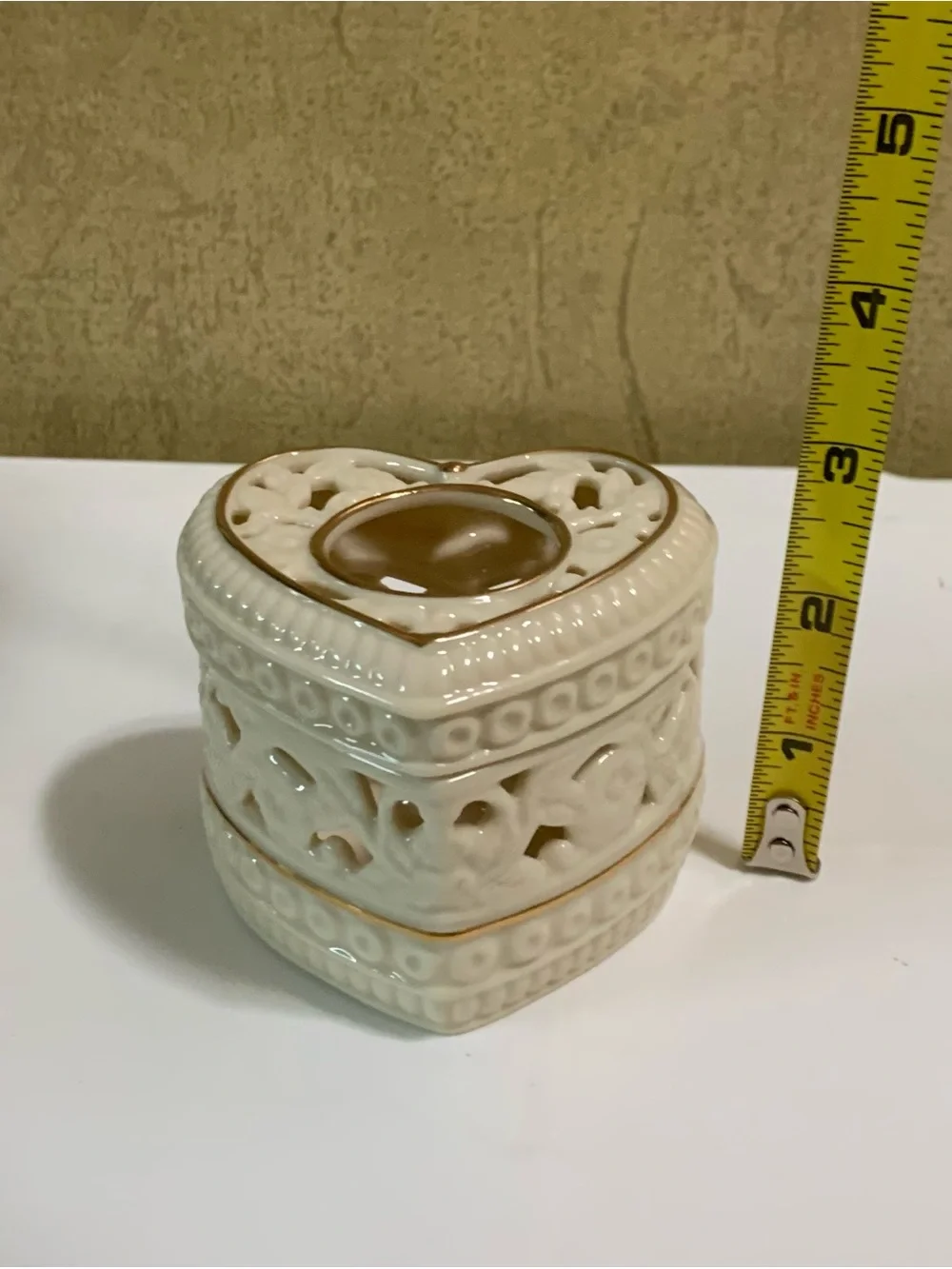 PARTYLITE Victorians Heart Porcelain Tealight Candle Holder P7297 NEW in Box